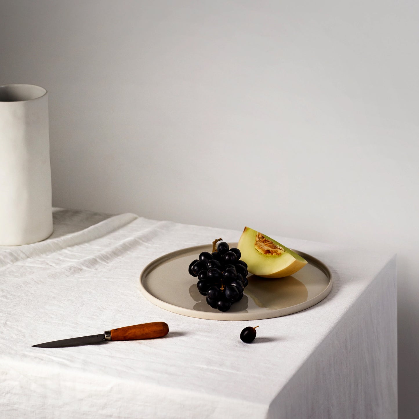 Cloud Round Platter Chalk (L)