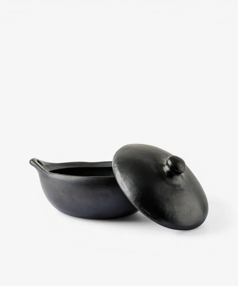 La Chamba Oval Casserole Dish with Lid Size 4 (31cm)