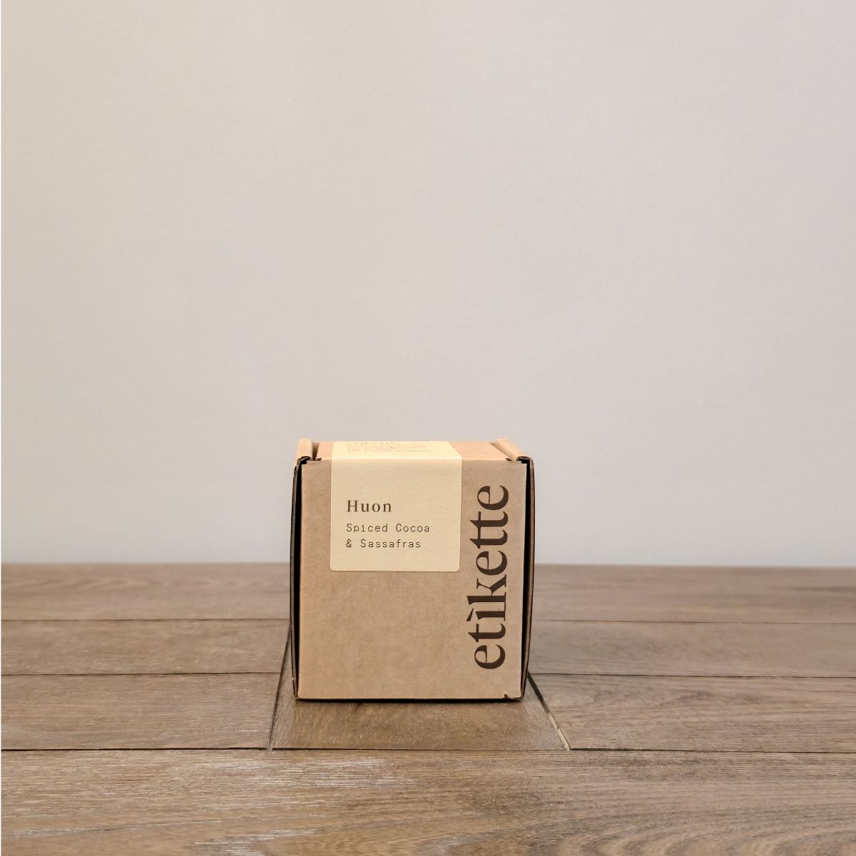 Huon in Spiced Cocoa & Sassafras Candle 175ml