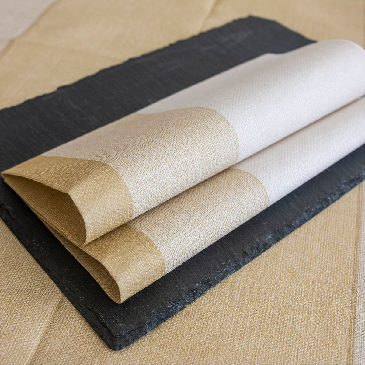 Stoff Gold linen look dinner size serviette. Soft linen feel napkin